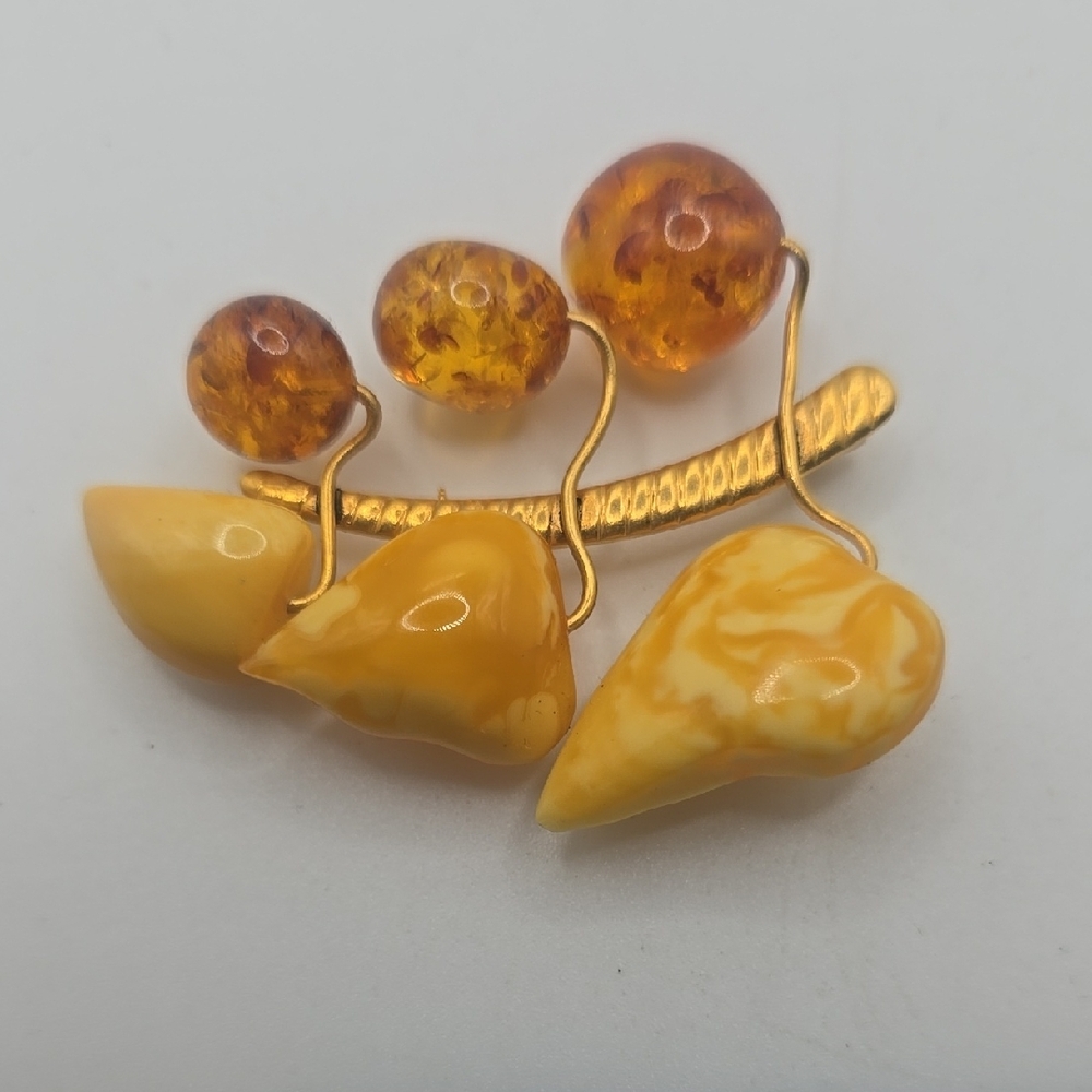 Vintage Mixed Amber Russian Gold  Brooch 1930's Egg Yolk Baltic Amber